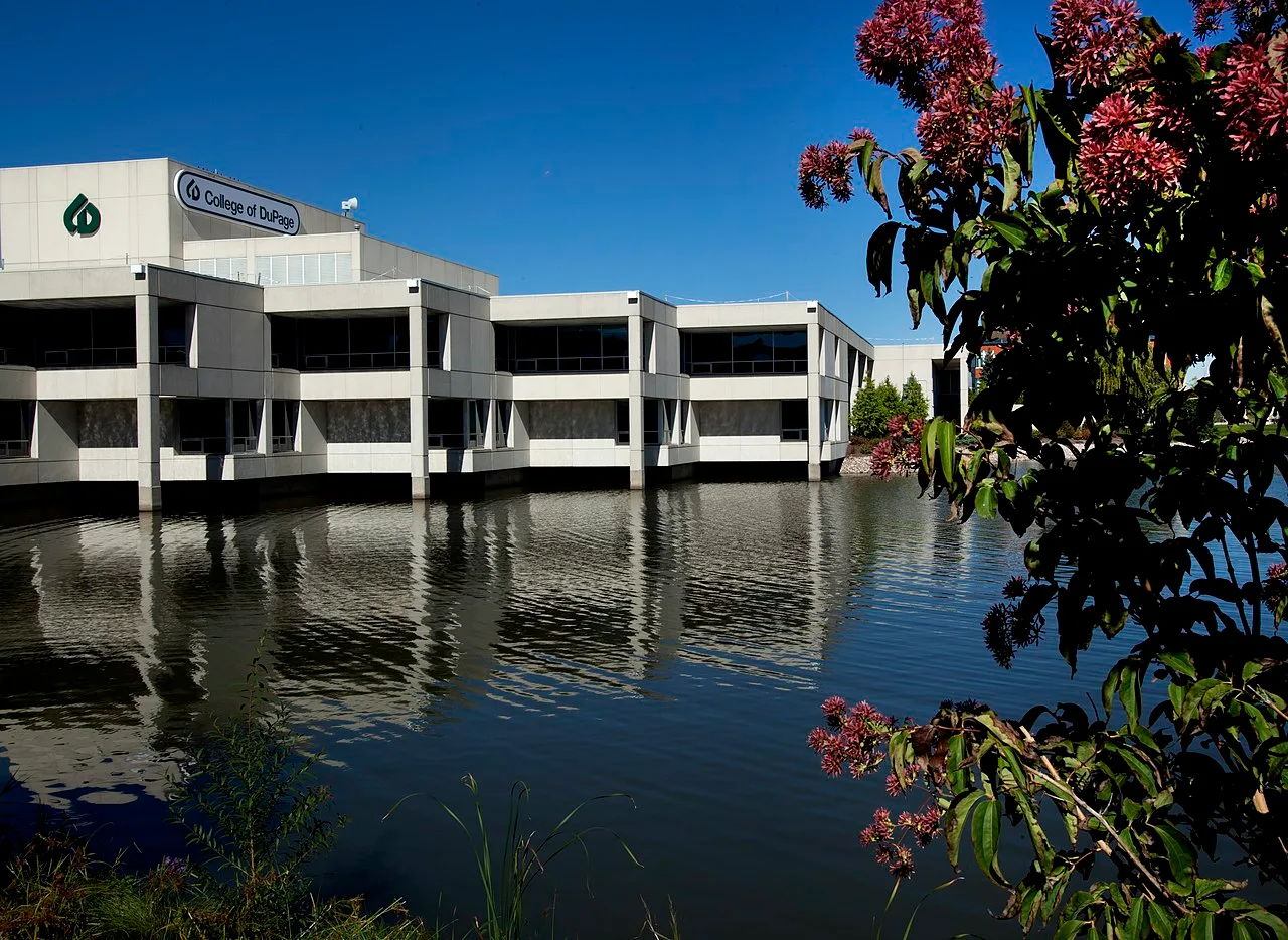 College of DuPage