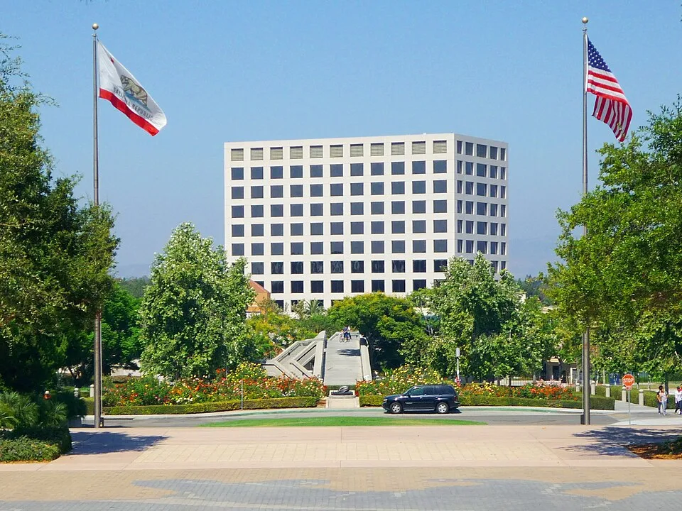 University of California--Irvine